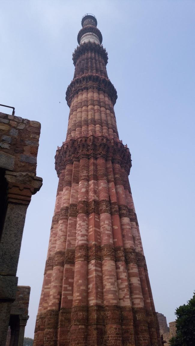 ○○ピクスツアー参加 弾丸インドの旅<br />インドって興味あるけど、ちょっと・・・って思ってる人多いと思います。<br />私もそうでした。<br />そこで、ちょこっとインドに触れてみるにはちょうどいいツアーを見つけたので友達誘って行っちゃいました!<br />1日目成田~デリー<br />2日目デリー観光~ジャイプール<br />3日目ジャイプール観光~アグラ<br />4日目アグラ観光~デリー 出国<br />5日目~成田