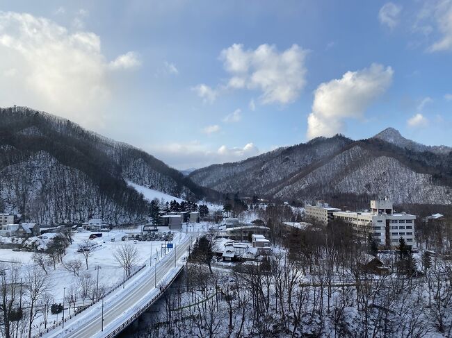 2019年暮れから2020年正月の冬の北海道旅行。その３、定山渓ビューホテル編です。とにかく超巨大温泉ホテルで、超巨大ビュッフェでした。