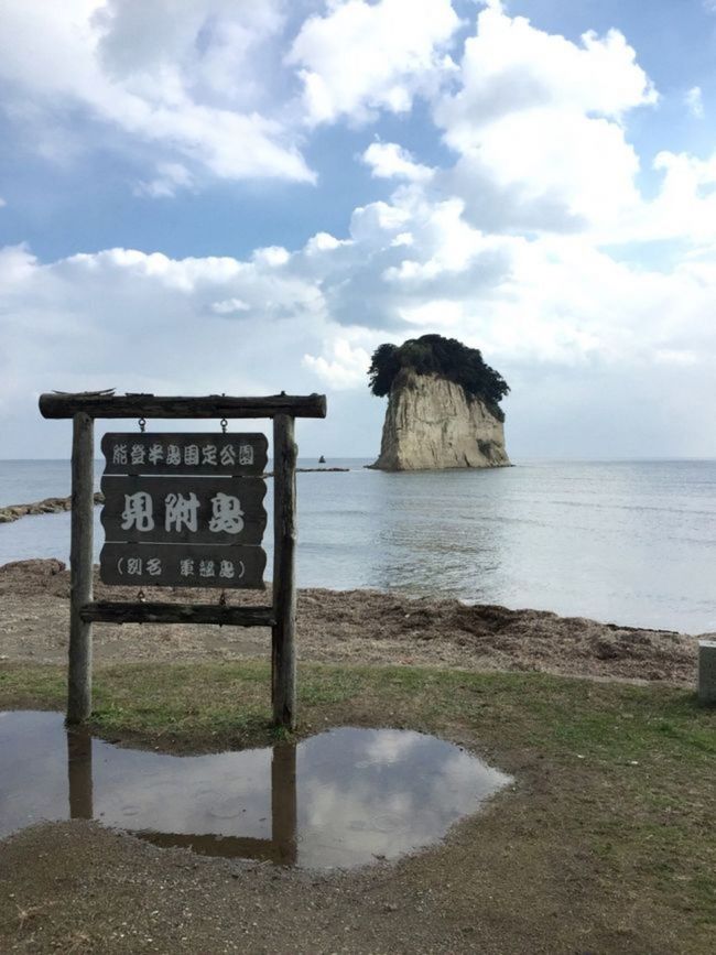 初めての金沢～能登。<br />行きは北陸新幹線。憧れのグランクラス！　1泊目は金沢で、翌日はレンタカーで能登半島へ。なぎさドライブウェイを走ったり、千枚田を見たりして、宿泊は一度行ってみたかったランプの宿。美しい風景に癒されました。帰りは、のと里山空港から羽田空港へ。盛り沢山の旅でした！