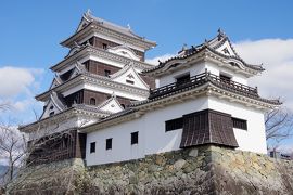 愛媛県の中心にある大洲。レトロな街並みと　 再建された見事な大洲城。