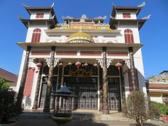 ラオス　「行った所・見た所」　ビエンチャン市街のベトナム寺院とワットシュエンヌンを参拝・散策してカフェ・フランスに