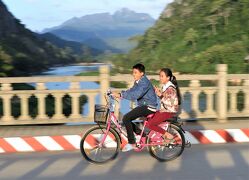 還暦記念「バックパッカー風」ラオス旅　その４  だり～サイクリングと、ムアンゴイ脱出の巻