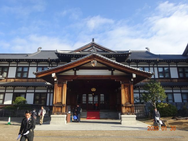 今年創業110周年になる奈良ホテルの記事を見つけ、早速予約をしました。しかも新館ではなくて、本館に宿泊したくて空いている1月29日を予約しました。折角奈良に来ましたので国立博物館を見学しようと思いましたが、次回の展示のために休館中でしたので、唐招提寺を見学し、京都に移動しました。<br /> 京都では定宿にしています日航プリンセスホテル・オークラホテルですが、今回はオークラホテルに予約をしました。どちらも立地場所が良いのでどこに行くのも好都合です。今回も錦市場辺りや四条河原町近辺を散策しながらゆっくりと楽しみました。翌日は冬の特別拝観をしています、東寺を観光し滋賀県の近江八幡にありますクラブハリエにて食事や買い物をして有意義な日にちを過ごせました。前編は奈良編の旅記となります。