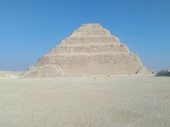 一生に一度だけでいいので行って見てみたいピラミッドを見て来ました!!(*^▽^*)<<2日目の前半は世界初のジェセル王階段ピラミッド～>>