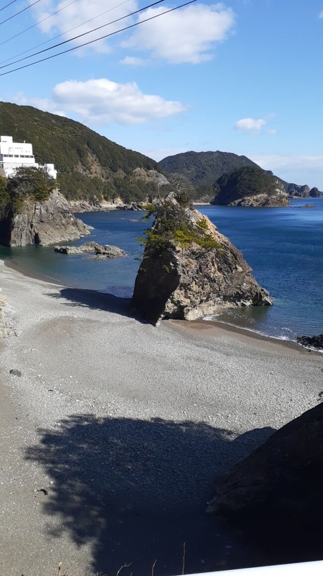 ご覧戴きましてありがとうございます。<br /> 2020年2月8日から2020年2月11日までの4日間、「四国たびきっぷ」という割引切符を利用して徳島県・高知県の両県を中心に四国内を旅してきました。<br /> 6話完結での公開を予定しており、前回のパート1では1日目の行程の全て、具体的には①徳島までの移動の様子②途中で立ち寄った高松でランチを頂いた時の様子、③徳島市の南隣に位置する小松島市内を散策した時の様子等をご覧戴きました。<br /> 今回のパート2では2日目の行程の全て、具体的には①徳島市内を流れる新町川という川沿いを散策した時の様子、②徳島県南部に位置する美馬市日和佐地区を散策した時の様子等を紹介させて頂きます。