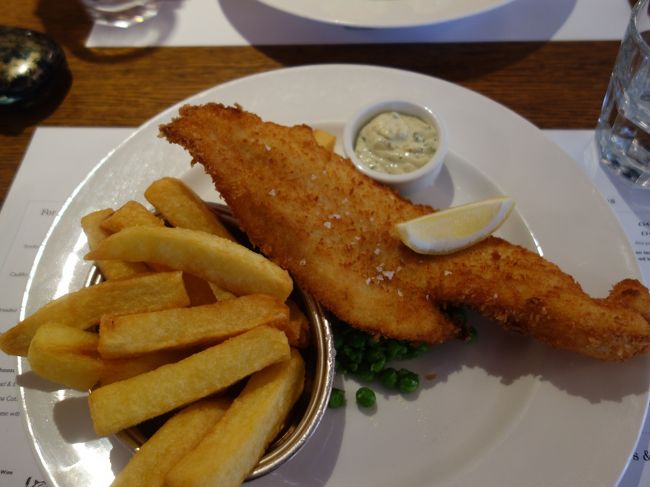 London(2.5) 今日のランチは Fortnum & Mason で fish & chips をいただきました。