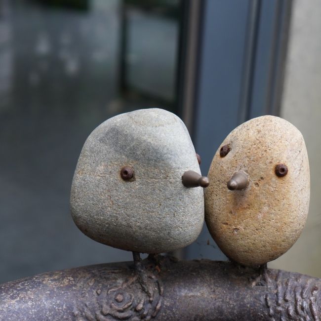 名残惜しくも最終日。<br />先に札幌に帰る友達を見送って一人向かった場所は華山1914文創園区。<br />とてもオシャンティな場所で、時間がなかったけど、やっぱ行って良かったー!<br />そんな華山1914文創園区を旅行記2冊に分けてお届けします。だってあっちもこっちも素敵なんだもん!<br /><br />タイトル画像は華山1914文創園区のカフェの庭にいた石でできた鳥さん<br />