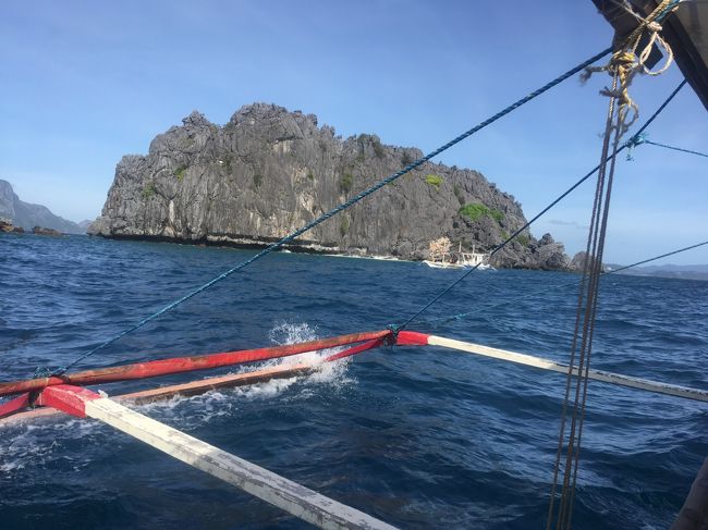 パラワン島に行って世界遺産プエルトプリンセサ洞窟公園とエルニドを訪れました。台風襲来などありましたが、変化に富み、面白い島でした。