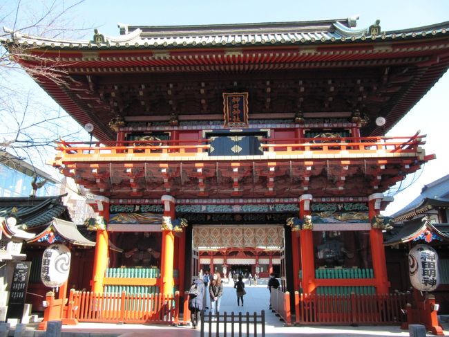 2020年2月11日(火)は建国記念日で祝日。東京は朝から快晴。しかし、風が冷たい一日で参拝後はコンビニに寄って日本酒でのどを潤し、有名なお蕎麦屋さんでカレー南蛮そばを食べ・・・すっかり、ぽかぽかになりました。<br /><br />東京に居ながら、いまだ神田明神に行ったことがないので行って見ました。<br />御茶ノ水駅 →ニコライ堂 →湯島聖堂 →神田明神 →神田まつや →JR神田駅