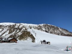   草津温泉スキー場と湯畑の旅　バーンホーフ～青葉山ゲレンデ～頼朝～ぐーてらいぜ～わへい～こごみパン～寄居ＰＡ