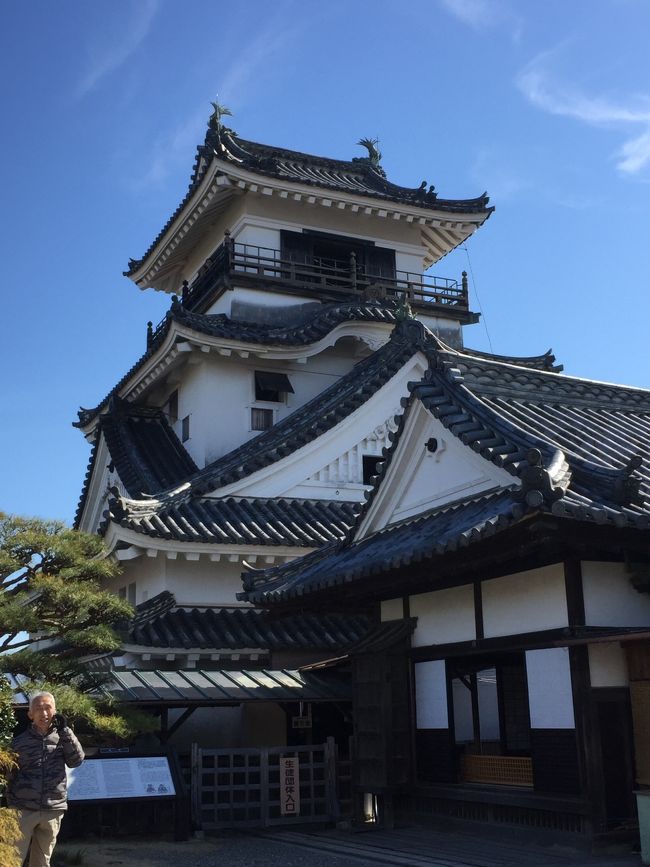 藁焼き鰹タタキを食べたくて、高知に行った旅です。せっかくなので、高知だけでなく、四万十川や足摺岬まで足を伸ばした2泊3日の旅です。