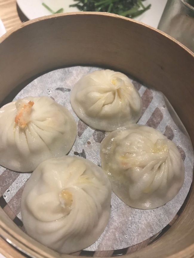 4人旅 同じメンバーで2回目の台湾!<br />十分!ランタン をあげました。金運アップ~<br />小籠包 胡椒餅 などなど<br />食べる 食べる 食べる