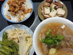 龍山寺 華西街夜市 新富町文化市場 蔡英文総統も訪れた家香味食堂 冬の芒果氷