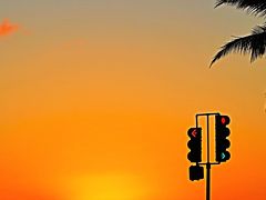 Oahu-52　夕日-夕焼け空　ハワイカイの海辺で　☆カイマナヒラ-歌の情景-寝姿ここに