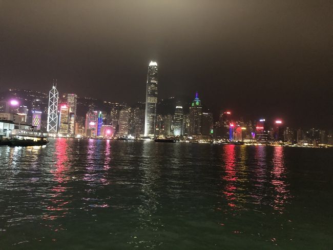 デモの次は新型コロナウイルスで騒がれている真っただ中、香港をひとり旅してきました。<br /><br />初めて海外ひとり旅、ものすごく楽しみにしていたんですが、世の中がこんなことになってしまって…<br />心配はありましたが、航空会社のキャンセルはなかったのできっと大丈夫とりあえず行こう!<br />という冒険心が勝って予定通りひとり香港・マカオへ行ってきました!<br /><br />いま旅を終えて。<br />結果、楽しくエキサイティングなひとり旅を十分に満喫できました!<br />ミシュラン掲載のお店など普段はおそらく行列覚悟のお店なんかが全然並ばずにすんなり入れたり、観光名所も断然人が少なく、それはそれである意味ラッキーだったかな、とさえ思います。<br />香港はひとり旅デビューには最適な所だと思いました。<br />この歳での海外ひとり旅デビュー、完全にはまりました!<br /><br />