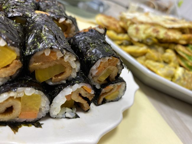 釜山フレンドの自宅で、料理して女子会。<br />キンパと、韓国ではお正月に食べるというジョンを作りました。