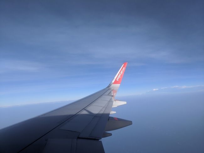 息子から「2人で旅行してきて!」とプレゼントされたのはダナンのホテルの宿泊券。これは行かない手はないと決めた今回のダナン行き。直行便は成田からのベトナム航空か羽田からのベトジェットか…LCCで6時間のフライトには不安があるものの値段と羽田からの便利さ、そしてフライトスケジュールにも魅力を感じたのでベトジェットでのダナン行きを選択しました!