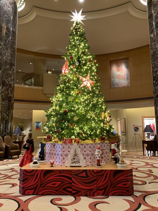 毎月恒例の福岡<br />12月はクリスマスという大イベント。今回はホテルオークラ福岡のクリスマスランチを食べに行きました。