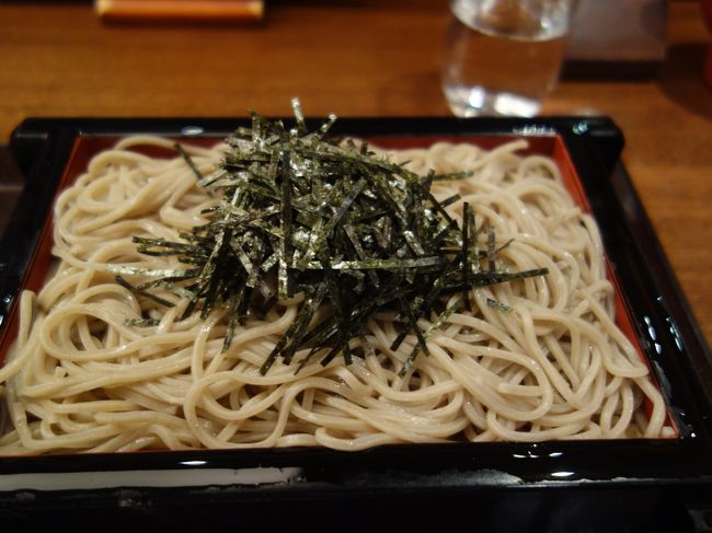 羽田空港で久しぶりの和食を食す。日本は食事のバラエティーが豊かです。