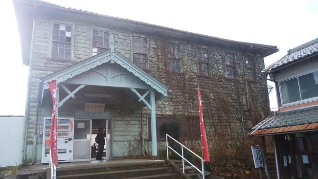 JRの青春18切符と近江鉄道・山陽電鉄の1日フリーパスを使って、6泊7日の旅をしてきました。<br /><br /> 近江八幡に2泊、姫路に3泊、掛川に1泊の行程を組みました。<br /> <br /> 今回の旅行記は、近江鉄道年末年始お出かけ切符を利用、近江八幡駅乗車、新八日市駅下車、八日市駅で乗車するまでの風景 をお伝えしたいと思います。