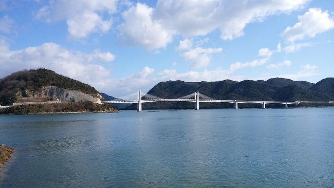 JRの青春18切符と近江鉄道・山陽電鉄の1日フリーパスを使って、6泊7日の旅をしてきました。<br /><br /> 近江八幡に2泊、姫路に3泊、掛川に1泊の行程を組みました。<br /> <br /> 今回の旅行記は、近江八幡から次の拠点の姫路への移動日に、姫路から更に足を伸ばして向かった瀬戸内海の港町岡山県の日生(ひなせ)の様子をお伝えしたいと思います。