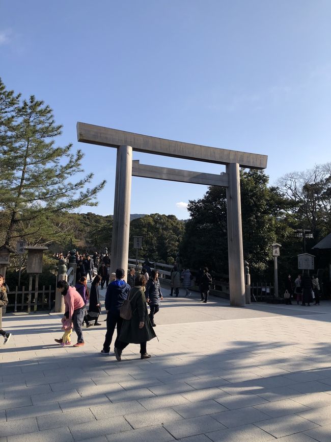 仕事も辞めて、どこか1人で旅行したいな~と<br />なんとなく思いついたのは伊勢神宮。<br /><br />九州を出発して、伊勢を観光し、東京に戻るという弾丸スケジュールですが<br />十分楽しむことができました!!<br />伊勢は自然豊かで、心が清らかになるようなそんな場所でした。<br />まさにパワースポット!<br /><br />この先の人生、また何か節目が来たら訪れたいなと思いました。