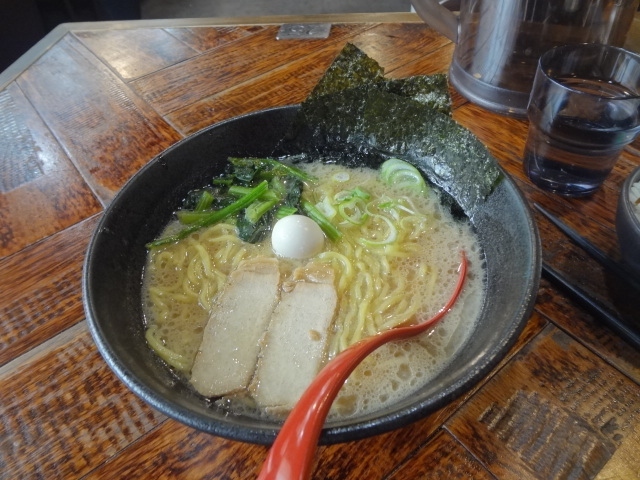 神田駅前にある「お好み焼き　CARP」で食事しようと出かけましたが、諸事情で入店できませんでした。お好み焼き「花子」は、営業前でした。<br />　昼間営業している「源家ラーメン　神田店」で食事しました。<br /><br />　京急蒲田駅ー品川駅<br />　品川駅―神田駅　山手線<br />　神田駅前―東日本橋駅前　都営バス　秋２６　東日本橋―浅草橋　都営浅草線<br />　★台東区に住む　CARPファンに　宮崎土産渡す。<br />　浅草橋ー京急線<br /><br />◇　表紙写真　源家　ラーメン