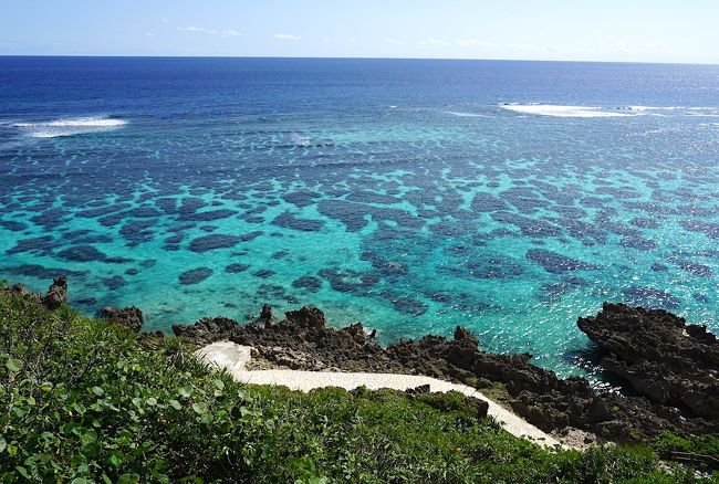 初めて訪れてから夫婦で宮古島が大好き。<br />勢いもありましたが当時は移住か複数拠点を視野に入れて物件を探したほどです。<br />毎年行っていたのですがここ数年は宮古島バブルで観光客が急増、家賃もびっくりするほどの値上がり!<br />昔のままが良かったねぇ~なんて言いながらなんとなくここ数年は足が遠のいていました。<br /><br />でもそろそろ行きたいね。<br />今の宮古島はどんな感じなのだろう?<br />と年末あたりに航空券をポチり。<br />久しぶりの宮古島にワクワクしていたら、、皆さんもご存知の通り、恐ろしいウイルスが蔓延。。。<br />自分たちのできる範囲での予防をしながら行ってきました。<br /><br />毎週定期的にやってくる中国からのクルーズ船は寄港中止、去年新しくできた下地空港から発着する香港便は運休しています。<br />宮古島はびっくりするほど空いていて穏やかでのんびりできましたー。<br /><br />ウイルスの影響は大きいですよね。<br />早く落ち着きますように。。<br />