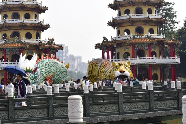 相変わらず忙しい私の旅。<br /><br />次は台湾南部、台湾第二の都市 高雄へ。<br /><br />美味しいものを頂けるでしょうか?