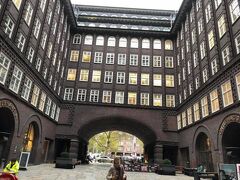 ハンブルクまで行き、ハンブルク市立美術館や倉庫街、チリハウスを見学しました。