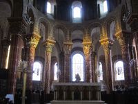 ロマネスク教会のあるイソワールとブリウードの観光