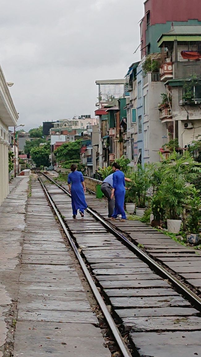 2019年夏の旅。メインはイラン滞在。<br />名古屋-香港-ハノイ<br />ハノイ-イスタンブール-タブリーズ<br />テヘラン-イスタンブール-ブカレスト<br />ブカレスト-イスタンブール-バンコク<br />バンコク-香港-名古屋<br /><br />という日程。