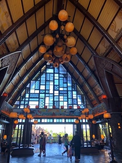 今年、結婚30周年(真珠婚式)を迎えるにあたり、新婚旅行で行ったハワイへ行くことに♪<br />何故か、もれなく娘付き(笑)<br />去年の秋から計画をたて楽しみにしていたのに、この度のコロナ騒動。<br />毎日ヒヤヒヤしながらもなんとか元気で7日間を楽しく過ごすことが出来ました。<br />3日目はアウラニへ~♪
