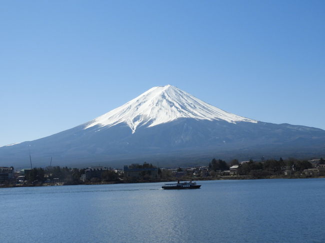 急遽決めた山梨旅行。<br />ふっこう割がまだ残っていたから。<br />ホテルだけ決めて何も決めず・・・<br />前日に山梨出身の方に少し聞いて、行きの電車でいくつか行く場所考えました。<br /><br />1日目の夜に楽天スーパーセールが始まったので、レンタカーを急遽借りて予定も変更。<br />レンタカー借りてからも予定変更。<br />その時の気分次第で変更変更(笑)<br />最終日はとても天気がよくて河口湖まで富士山を見に行きましたが滞在3分。<br /><br /><br />2泊3日旅行代金合計 22878円<br /><br />宿泊費小計 9700円<br />1泊目 朝食QUOカード3000円付 10000円ー5000クーポン=5000円<br />2泊目 朝食QUOカード3000円付 10000円ー5000クーポンー300ポイント=4700円<br /><br />交通費小計 8424円<br />電車 新宿 高尾 京王線 290円(株優)<br />電車 高尾 国母 1520円<br />電車 酒折 甲府 147円<br />レンタカー 4400円ー1000クーポンー400ポイント=3000円<br />ガソリン 1161円<br />電車 甲府 ? 2310円<br /><br />飲食費小計 3980円<br /><br />その他小計 770円<br />温泉 源泉湯燈屋 770円