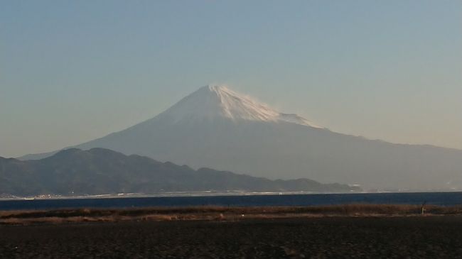 クラブツーリズムのツアーでお出かけした「河津桜・みなみの桜・修善寺梅林　早春の伊豆半島ぐるっと満喫決定版」2日目です。<br /><br />晴天です！富士山も見えています！<br />でも、風が強い！・・・なんと、このツアーを選択した目的の１つが中止とな！<br /><br />波乱含みの2日目。<br /><br />＊表紙は、ホテルの裏の海岸から撮影した富士山。