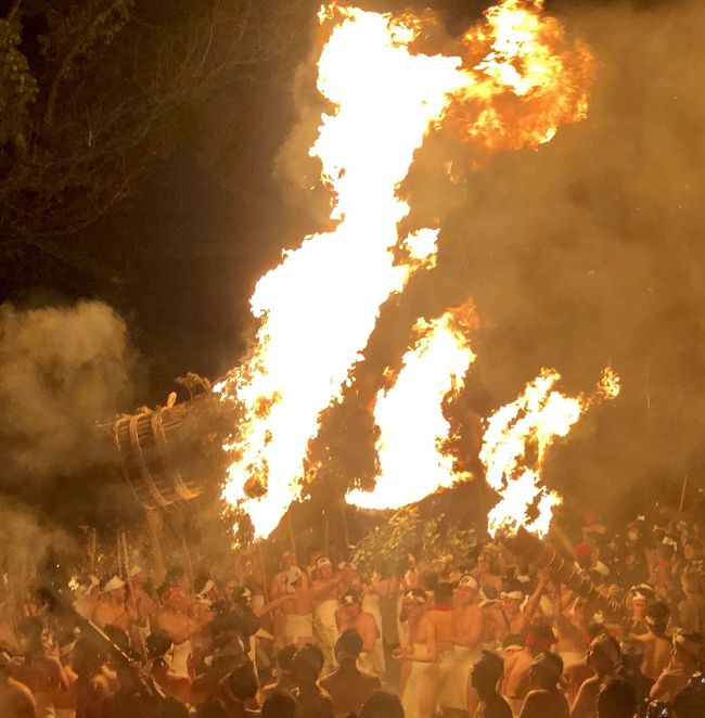 久留米の知人のお誘いで、日本三大火祭りのひとつである「鬼夜」を観に出かけました。