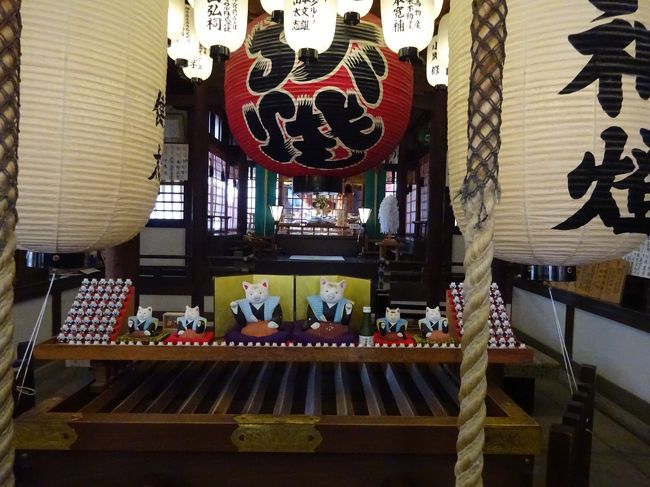 奈良の友人から急に連絡があり奈良に行くことになったので、ついでに前から興味があった阪堺電車と堺・新世界周辺及び奈良市と飛鳥周辺を観光してきました。阪堺電車に関しては、恵美須町駅に行く路線が廃止されるという間違った情報を友人から聞いたことも今回の旅行の理由でした。なお阪堺電車恵美須町駅は、1月31日限りで約100m南に移転したそうです。<br /> 1日目は、堺・百舌鳥古墳群を見て住吉大社へ。次に阪堺電車(上町線)に乗り、天王寺公園を通り通天閣へ。その後奈良に移動し、東大寺、春日大社、奈良町を観光し、1日目が終了。2日目は長谷寺まで移動。 次は飛鳥周辺編へ <br /><br /><br />