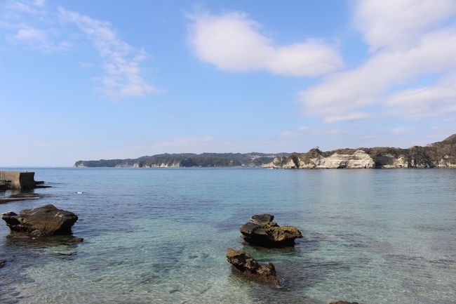 千葉に関東の沖縄とも呼ばれるきれいな海があると知り、行ってみたいと思っていました。<br />今回周辺の河津桜スポットと合わせて訪問してきました。<br />さすがに沖縄というには多少無理があるかと思いますが、それなりにきれいな海でした。<br />河津桜は、残念ながらどこもほぼ終わりかけで残念でしたが、まだ元気に咲いているものもあってよかったです。<br />行く直前に見つけた夕景スポットの原岡海水浴場もなかなかよかったですが、もう少し時期が遅い方が富士山とよりマッチするかと思います。