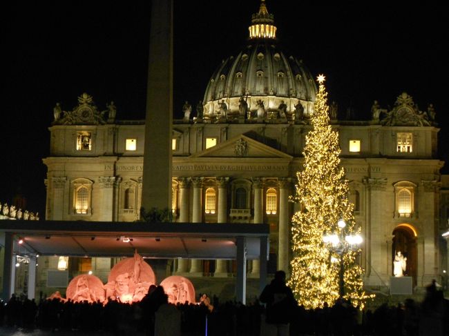 夜のサンタンジェロ城とサンピエトロ大聖堂～イタリアで年越し⑫ 