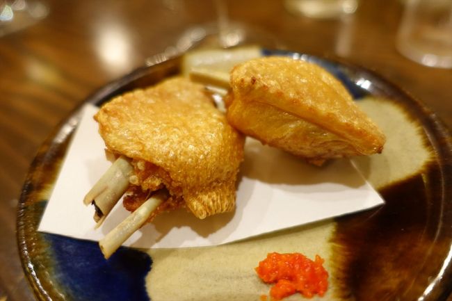 京都で予約を取ることが超困難な店の一つ<br /><br />貸切るよってなことで呼んでいただきました<br /><br />河原町の駅からすぐでお店は時間ちょうどにオープン<br /><br />店はU字型の変わったカウンターのみです<br /><br />面白いのはアップライトがあって貸し切りならいつでも弾いてよいとのこと<br /><br />食事は決して豪華ではありませんが非常に丁寧なお仕事<br /><br />繊細かつ洗練されていてこの味、この価格なら大人気なのもよくわかる<br /><br />素材も鮮度抜群<br /><br />とにかくシェフは舌が良すぎ<br /><br />天才ですね<br /><br />ごちそうさまでした<br /><br />Instagram<br />https://www.instagram.com/piconi3/