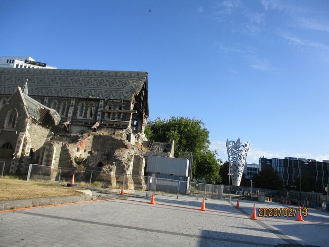 オークランド乗り継ぎでクライストチャーチへ行きました。空港からバスで市内へ、そしてホテルへ。少し街を散策しました。