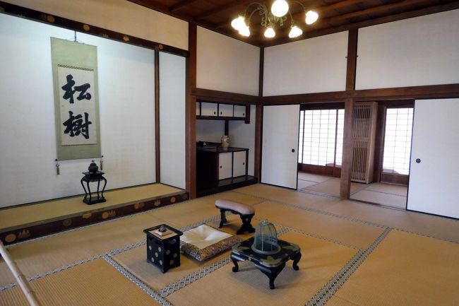 写真の枚数が60枚に達したので、複数話に分けて仙厳園の様子を綴ります。<br /><br />御殿(島津家別邸)は想像していたより遥かに広く豪華で、往時の権力の物凄さを垣間見られた感じです。<br />