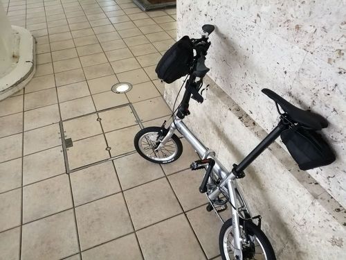 沖縄県那覇市に取りに来れる方限定】新品・未使用折りたたみ自転車
