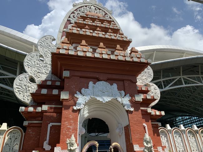 【友人とバリでSPA三昧の旅行記】<br /><br />■往路<br />MH71 NRT 21:40 --- KUL 4:05<br />MH715 KUL 9:00 --- DPS 12:05<br /><br />■復路<br />MH850 DPS 16:25 --- KUL 19:35<br />MH88 KUL 23:30 --- NRT 7:40<br /><br />■ホテル<br />サマサマエクスプレスKLIAデイユース<br />ウブド/テガルサリ 2泊<br />チャングー/アメティスヴィラ 2泊<br /><br />■SPA<br />テジャススパアットアディワナジュンバワン(ウブド)<br />ボディワークススパ(ウブド)<br />ジェラティックスパ(ウブド)<br />ルビースパ(チャングー)<br /><br /><br />