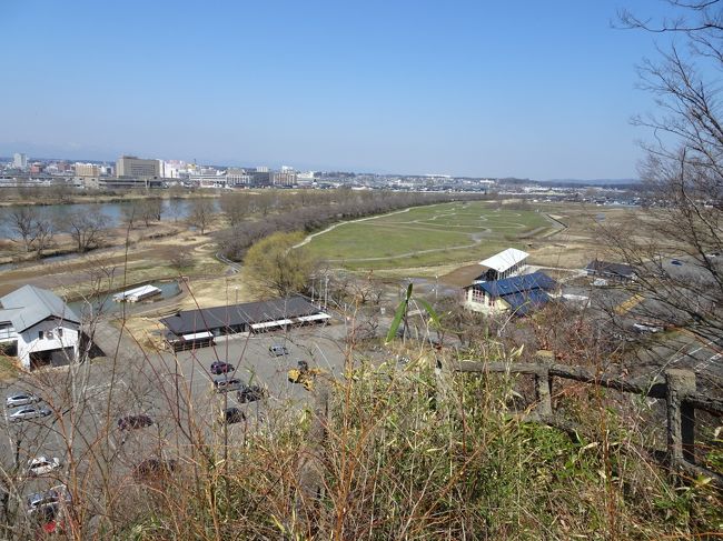 本来ならば3月18日~28日は台湾経由パラオ旅行の予定でした。しかし、新型ウイルス問題でタイガーエア航空が運航停止になり、折角の旅行が中止になってしまいました。その後、個人手配の払い戻し騒動で大変でした。其の上、北上市民、いや岩手県民、更には全国の桜フアン注目の「北上展勝地桜祭り」が中止になってしまいました。<br />それでもめげずに展勝地に訪問しています。経過を報告していきます。