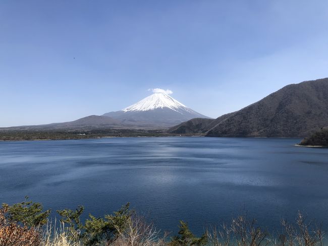 道の駅巡りの旅……と見せかけて、聖地巡礼の旅。<br />ただ残念なのは、山梨県立富士山世界遺産センターが新型コロナの影響で休館だったこと。<br />また行かないと。