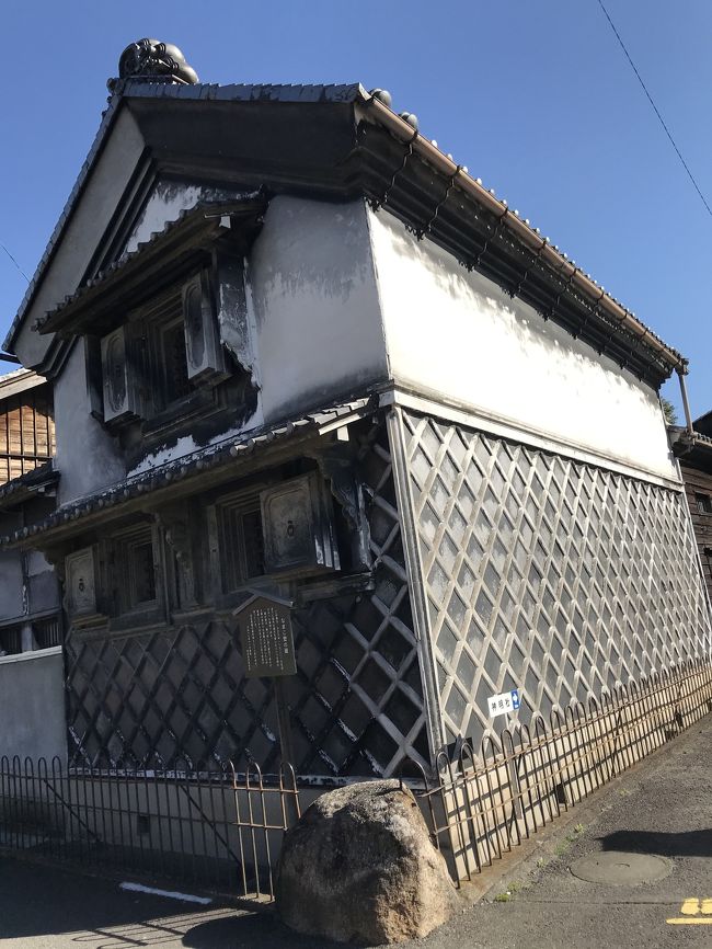 愛知県知多半島の知多市を観光。<br />車で観光、買い物、お散歩しました。<br /><br />訪れたのは、知多新四国八十八の六十九番の慈光寺と、種徳禅寺、知多新四国八十八の七十二番白崋山慈雲寺、おかき屋辰心岡田本店、なまこ壁の蔵、木綿蔵ちた、知多岡田簡易郵便局。<br />知多岡田は古い町並みが素敵で、お散歩にお勧めです。<br />