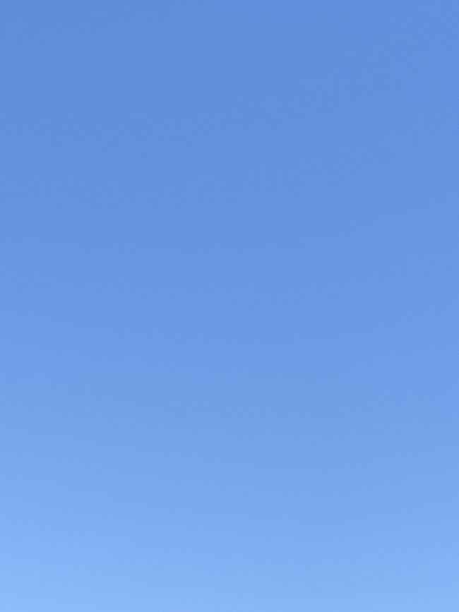旅に行きたいと言う気持ちを綴った<br />妄想バリ旅行に、<br />皆さんから、暖かい言葉や、沢山のいいね!を頂き、<br />本当にありがたい気持ちで一杯です。<br /><br />今の気持ちは表紙の晴れ渡った青空のよう❗️<br /><br />一人ひとりにお礼を言いたい所ですが、<br />そうは行きませんので、<br />この場をお借りしてお礼させて頂きます(╹◡╹)