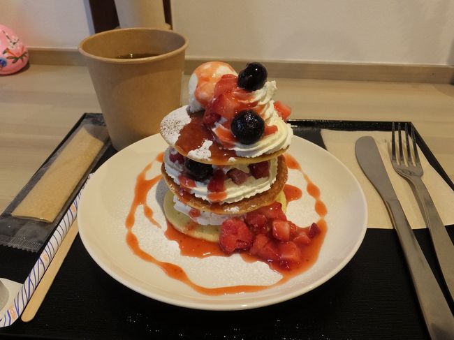 3月22日、和菓子の老舗「越山甘清堂」の和カフェ『Cafe甘』にお邪魔しました。和菓子の老舗が手掛けるカフェらしく和の感性が随所に散りばめられています。 <br /><br />3月27日、ひがし茶屋街の和菓子の老舗「和菓子・村上」さんの新ブランド店舗「餡屋musubu東山店」(あんやむすぶ)にお邪魔しました。その後、長町武家屋敷跡界隈にある和カフェ『菓ふぇMURAKAMI Nagaya-mon店』に行って来ました。<br /><br /><br /><br /><br />金沢へ・・・・