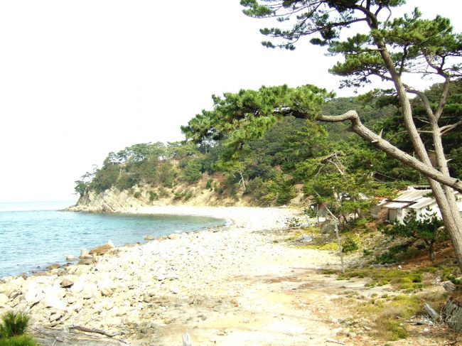 冬は寒いし、夏は混む。<br />今ならちょうどいい季節なんじゃないのと思ってたところに新型コロナ上陸。<br />でも無人島だから警戒感チョー薄でヒーリングと探検を求めて友ヶ島に上陸。